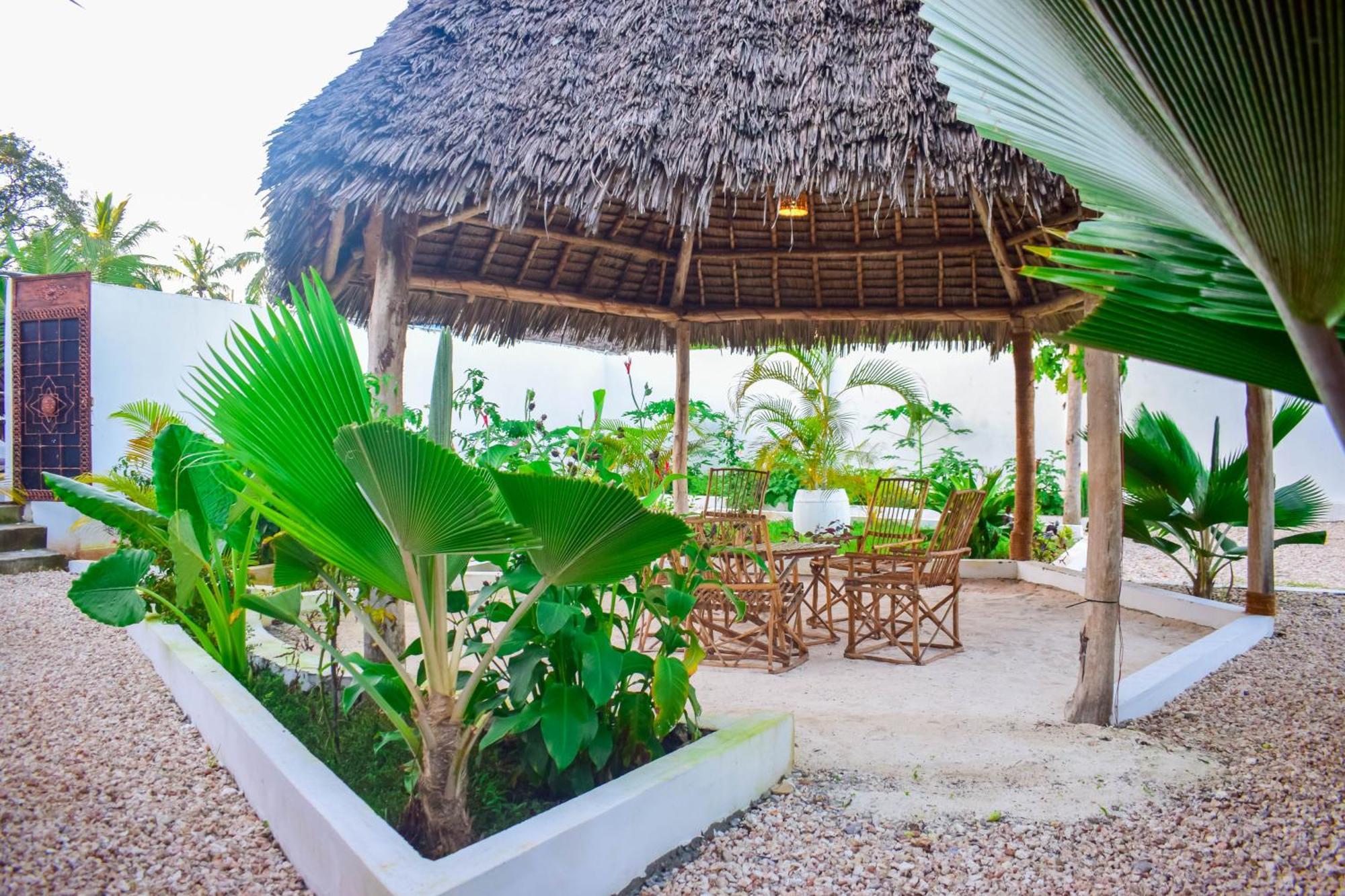 Uhuru House And Restaurant Nungwi Exteriér fotografie